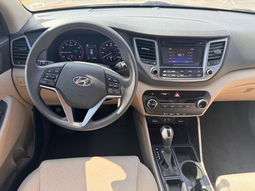 2016 Hyundai TUCSON SE