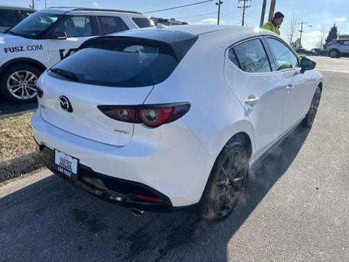 2022 Mazda Mazda3 FWD w/Premium Package