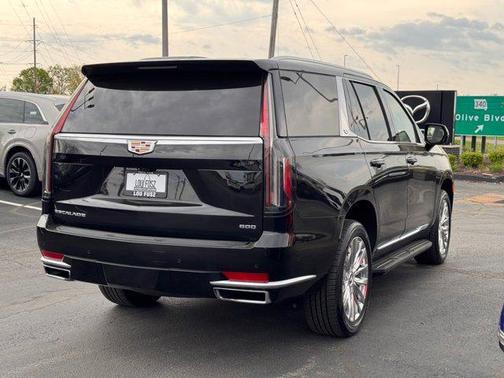 2023 Cadillac Escalade Premium Luxury