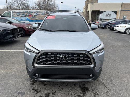 2024 Toyota Corolla Cross XLE