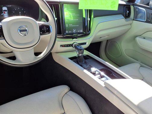 2021 Volvo XC60 T6 Inscription