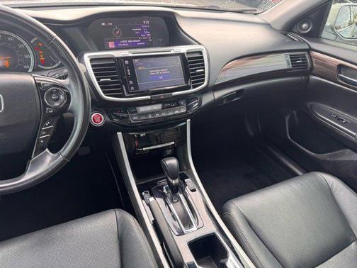 2017 Honda Accord EX-L w/Navigation & Honda Sensing