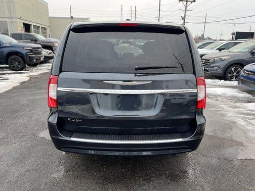 2014 Chrysler Town & Country Touring