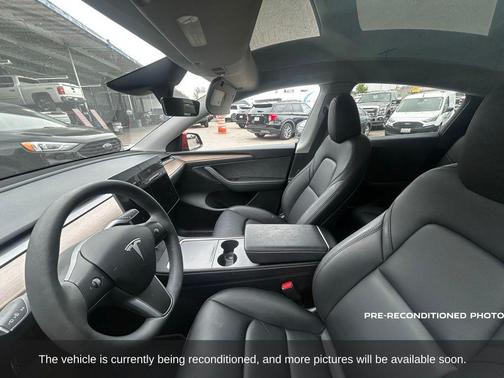 2024 Tesla Model Y Base