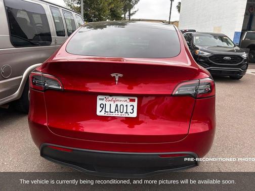 2024 Tesla Model Y Base