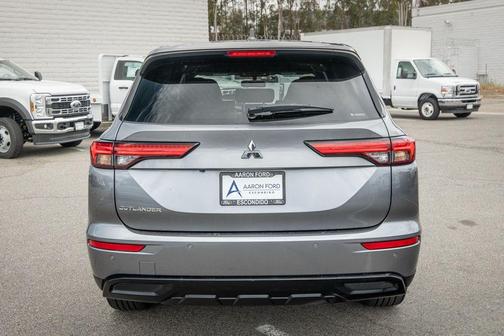2022 Mitsubishi Outlander SE