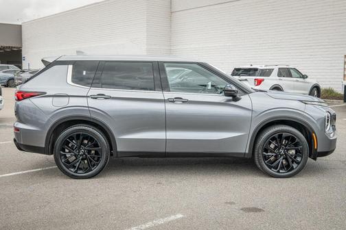 2022 Mitsubishi Outlander SE