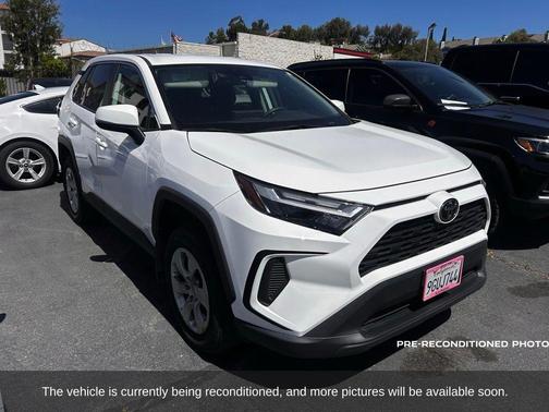 2023 Toyota RAV4 LE