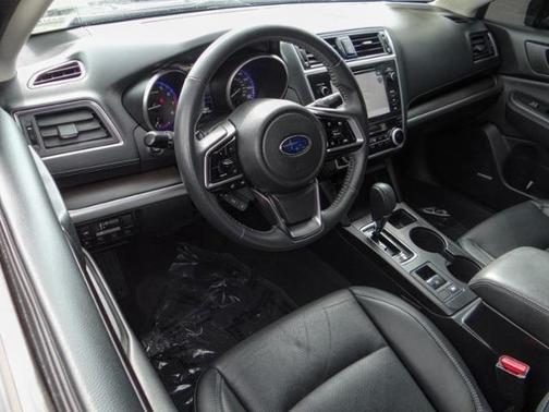 Photo 5 of 28 of 2019 Subaru Legacy 3.6R Limited