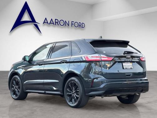 2022 Ford Edge SE