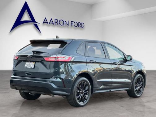 2022 Ford Edge SE