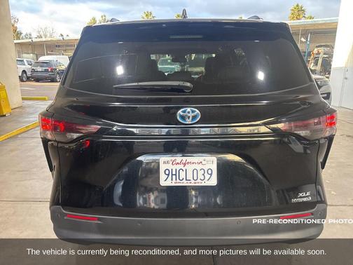 2023 Toyota Sienna XLE