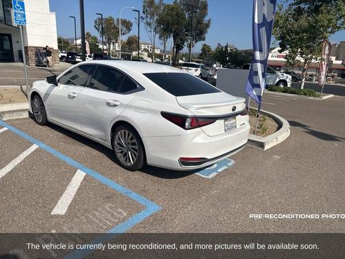 2022 Lexus ES 300h 300H