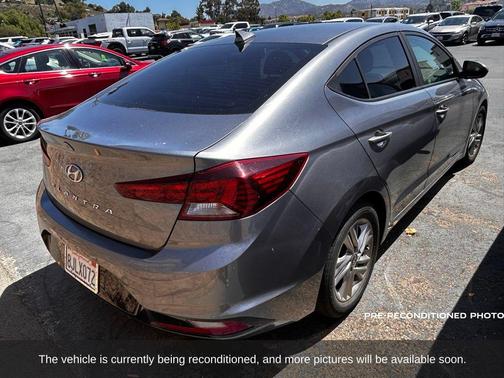 2019 Hyundai ELANTRA SEL