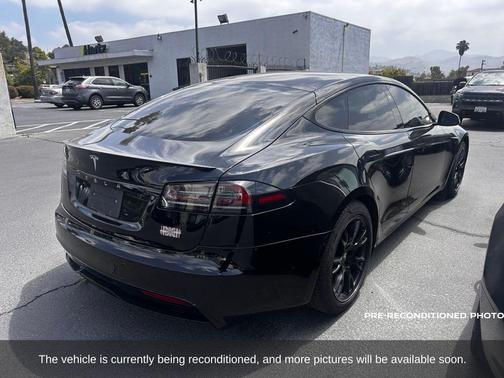 2022 Tesla Model S Plaid