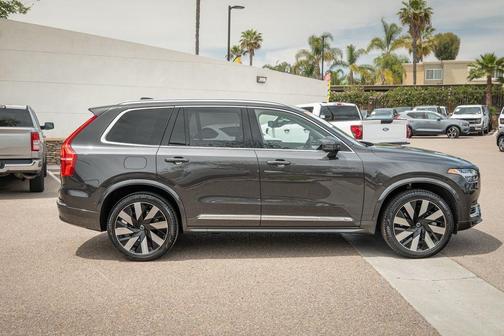 2023 Volvo XC90 Recharge Plug-In Hybrid T8 Ultimate 6-Seater