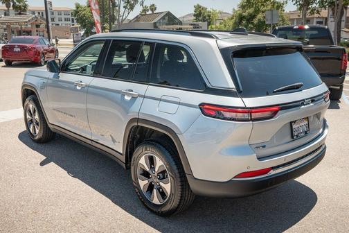 2023 Jeep Grand Cherokee 4xe Base