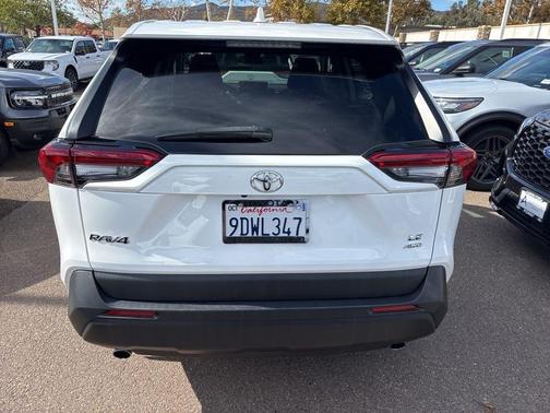 2022 Toyota RAV4 LE