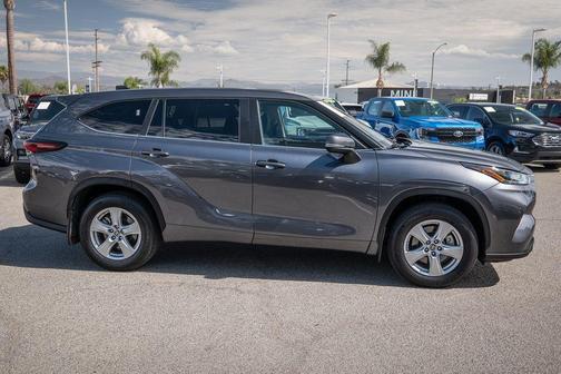 2024 Toyota Highlander LE