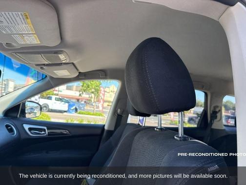 2015 Nissan Pathfinder SV