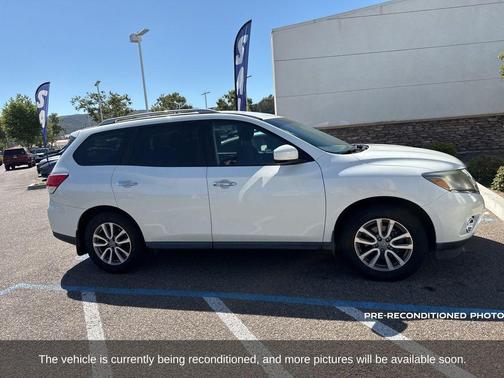 2015 Nissan Pathfinder SV