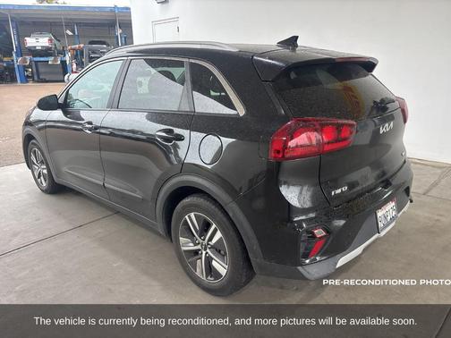 2022 Kia Niro LXS