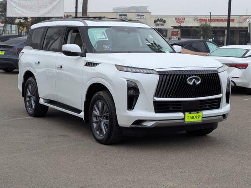 2025 INFINITI QX80 PURE