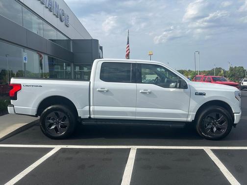 2025 Ford F-150 Lightning Flash