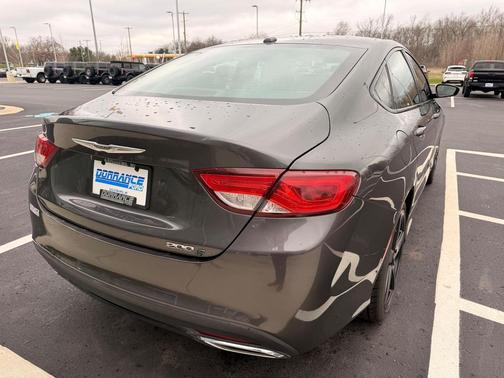 2015 Chrysler 200 S