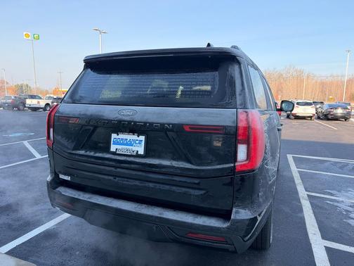 Agate Black Metallic 2025 Ford Expedition Platinum