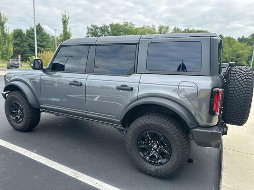 Carbonized Gray Metallic 2024 Ford Bronco Wildtrak