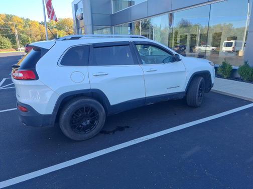 Bright White Clearcoat 2014 Jeep Cherokee Latitude