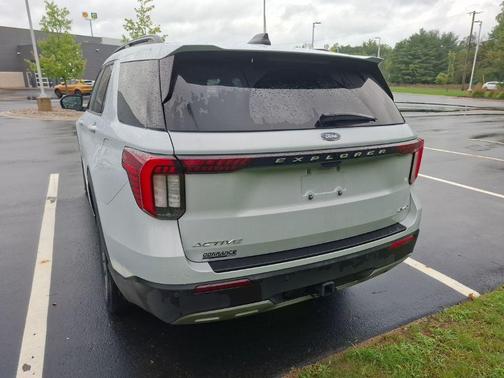 Space White Metallic 2025 Ford Explorer Active