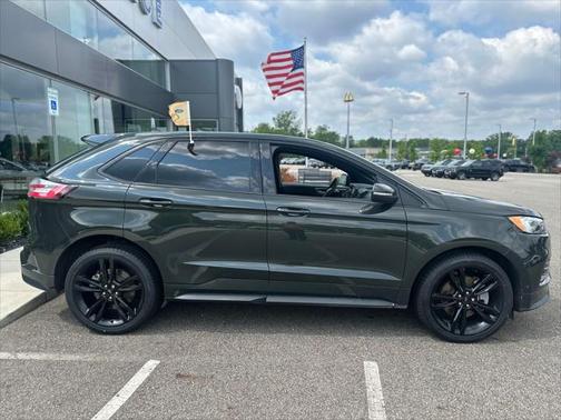 2022 Ford Edge ST
