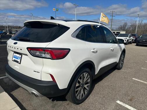 2022 Ford Escape Titanium