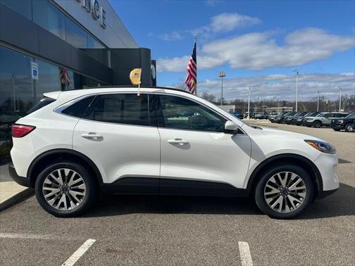 2022 Ford Escape Titanium