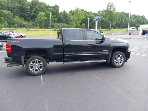 Black 2019 Chevrolet Silverado 2500 High Country