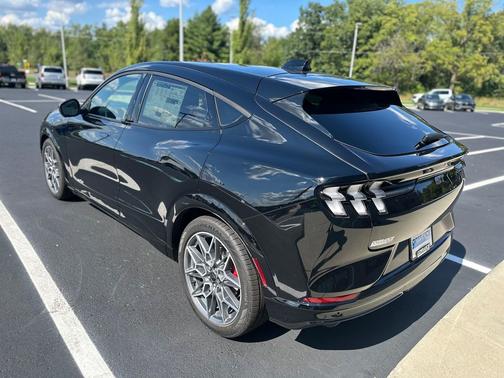 2025 Ford Mustang Mach-E GT