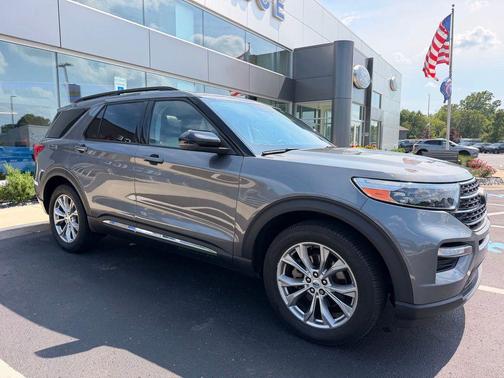 Carbonized Gray Metallic 2023 Ford Explorer XLT
