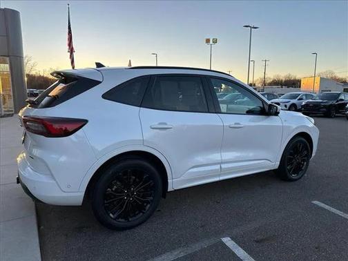 2023 Ford Escape ST-Line Elite