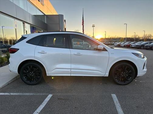 2023 Ford Escape ST-Line Elite