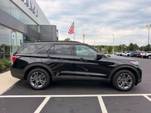 Agate Black Metallic 2027 Ford Explorer Active