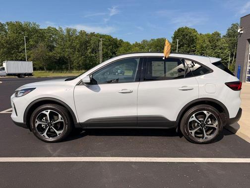 Silver Metallic 2025 Ford Escape ST-Line Select