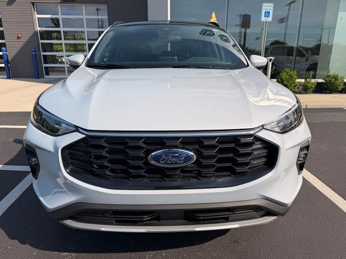 Silver Metallic 2025 Ford Escape ST-Line Select