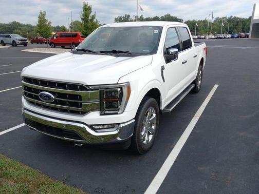 Oxford White 2023 Ford F-150 Lariat