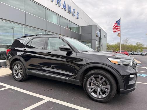 Agate Black Metallic 2023 Ford Explorer XLT