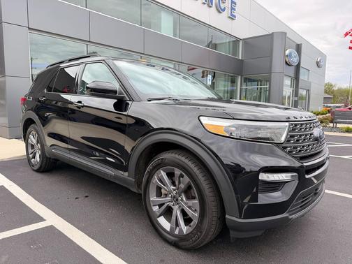 Agate Black Metallic 2023 Ford Explorer XLT