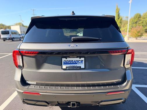 Carbonized Gray Metallic 2027 Ford Explorer ST-Line