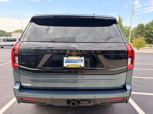 Nocturnal Blue Metallic 2027 Ford Expedition Tremor