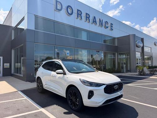 Star White Metallic Tri-Coat 2024 Ford Escape ST-Line Elite